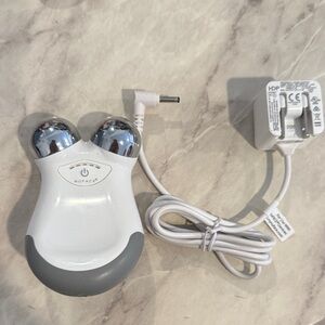 NuFace Mini Toning Device in White and Gray